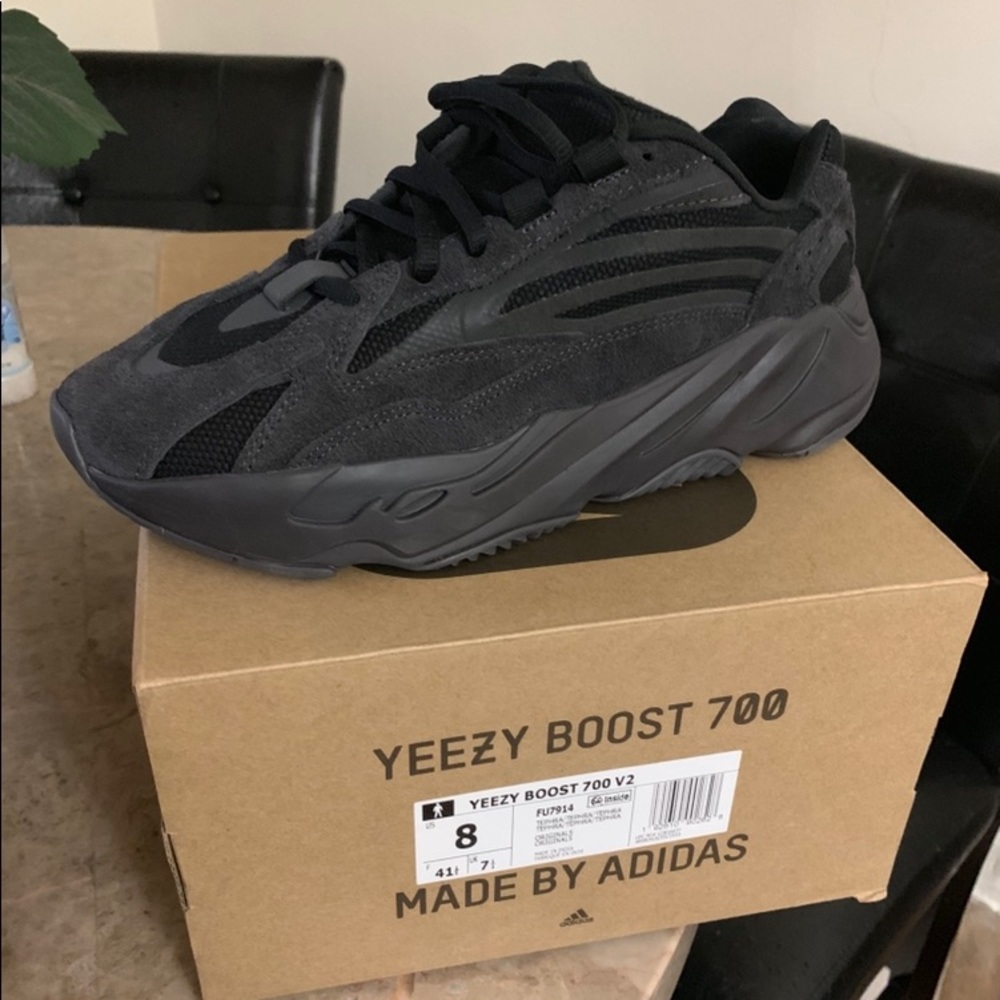Yeezy 700 vanta NEW‼️